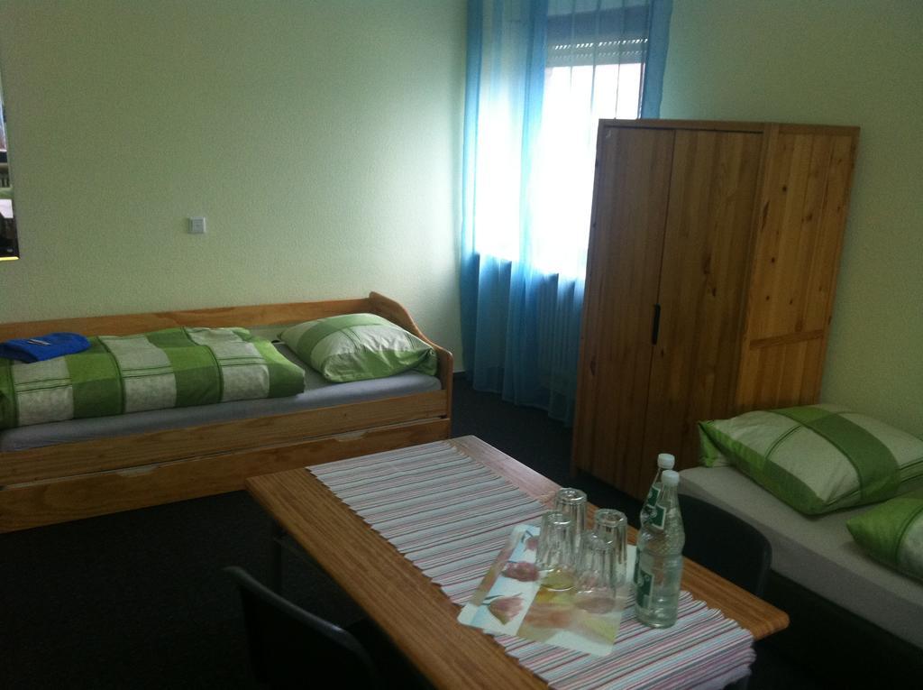 Pension Moldova Нюрнберг Экстерьер фото