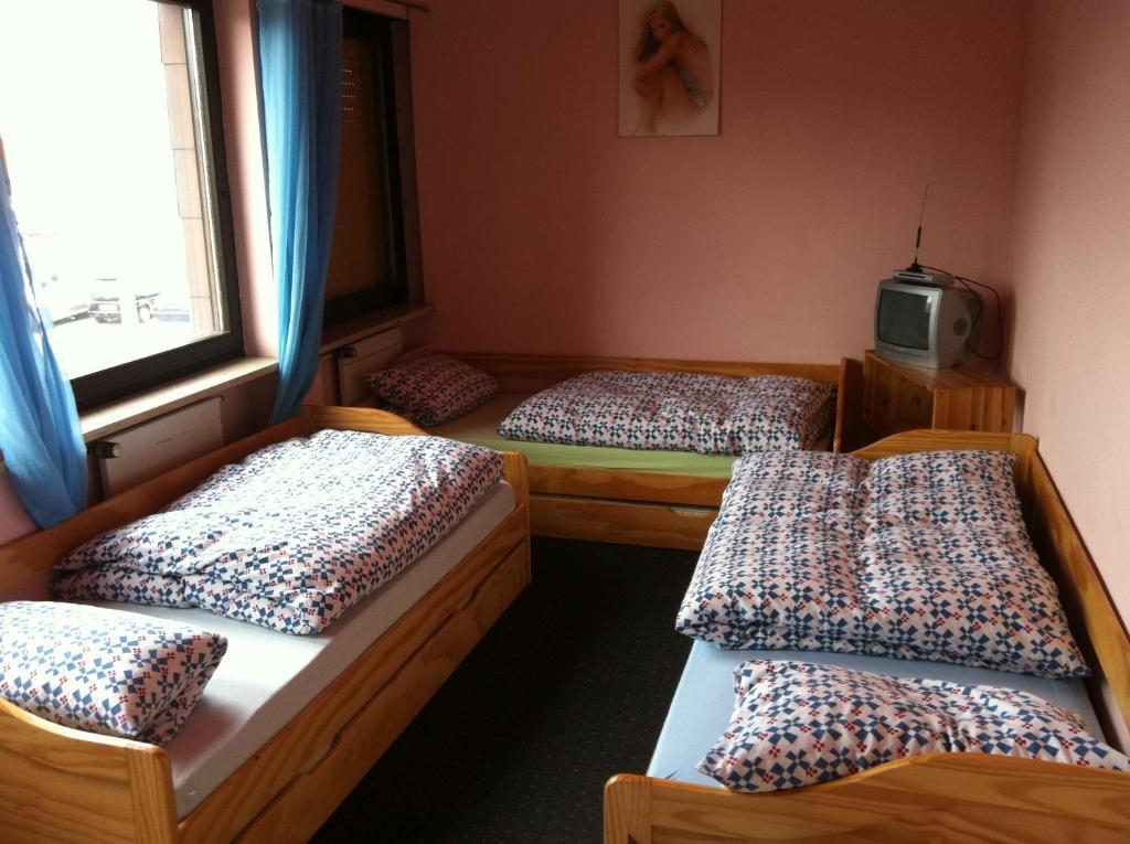 Pension Moldova Нюрнберг Экстерьер фото